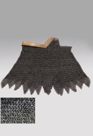 Chainmail aventail with serrated edge